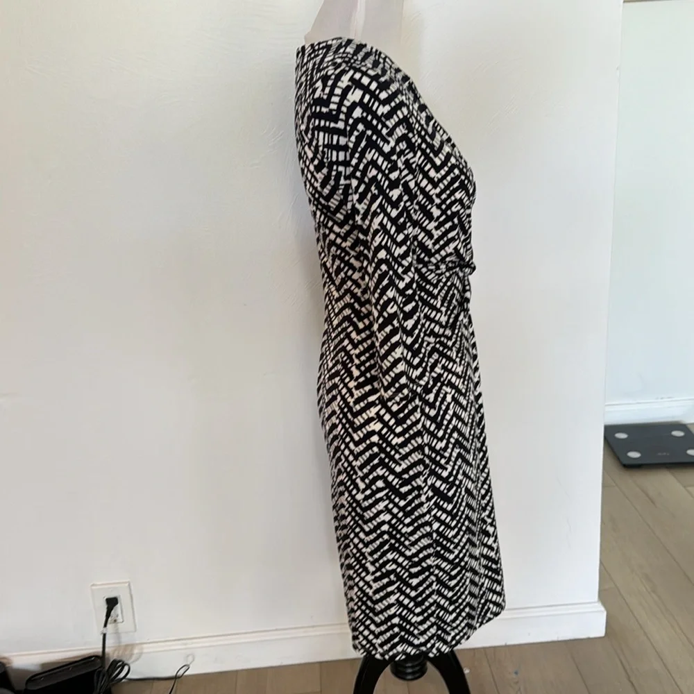 Eliza J three quarter sleeve black and white abstract printed workwear dress - Picture 3 of 6